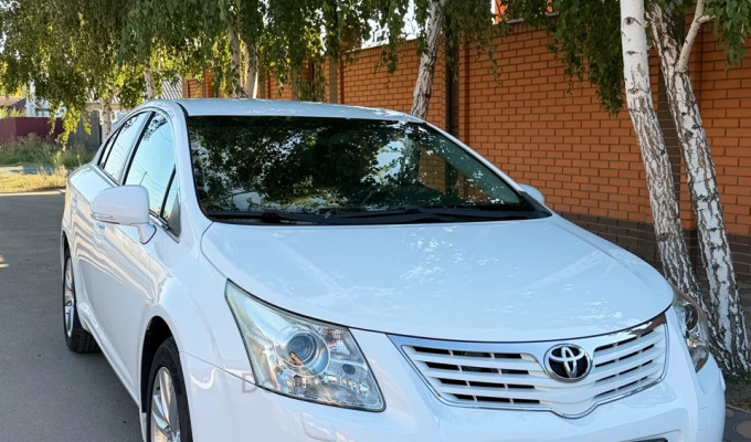 Toyota Avensis 2009 года