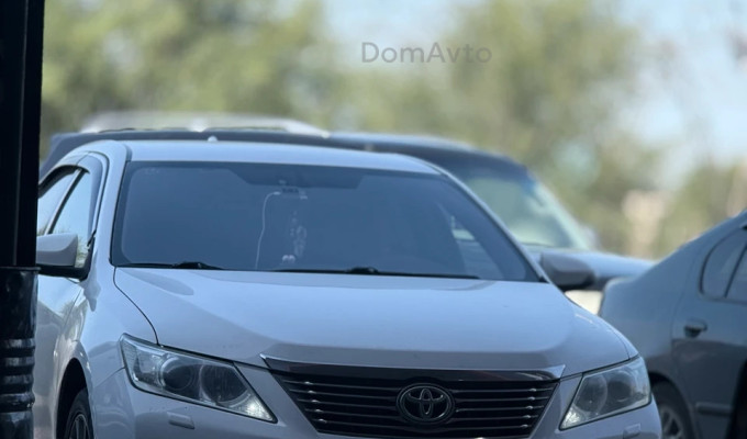 Toyota Camry 2012 года