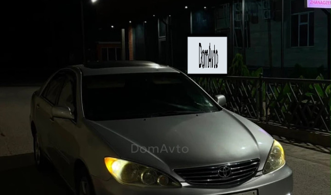 Toyota Camry 2005 года