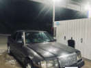 Mercedes-Benz E-Класс 1993 года