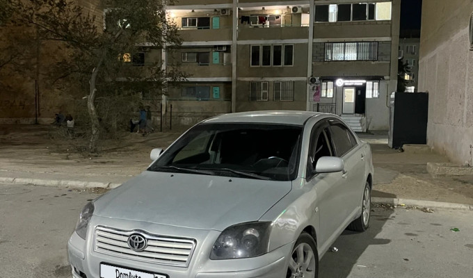 Toyota Avensis 2003 года