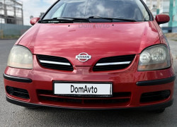 Nissan Almera Tino 2001 года
