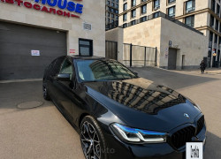 BMW 5 серия 2017 года