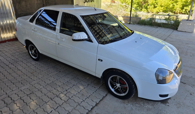 ВАЗ (Lada) Priora 2013 года