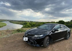 Toyota Camry 2022 года