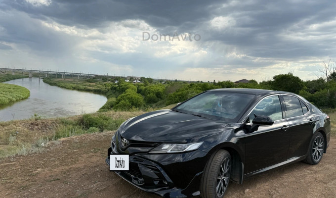 Toyota Camry 2022 года