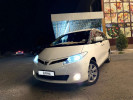 Toyota Estima 2009 года