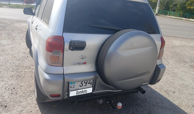 Toyota RAV4 2002 года