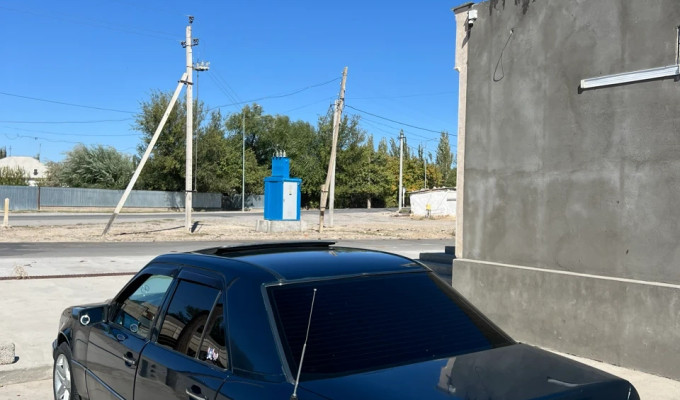 Mercedes-Benz E-Класс 1994 года