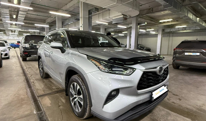 Toyota Highlander 2022 года