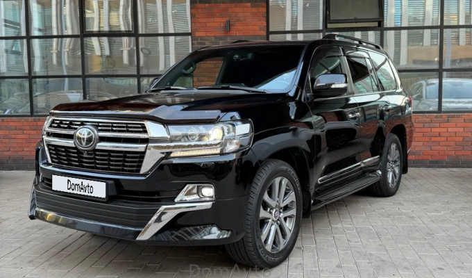 Toyota Land Cruiser 2017 года