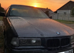 BMW 3 серия 1993 года