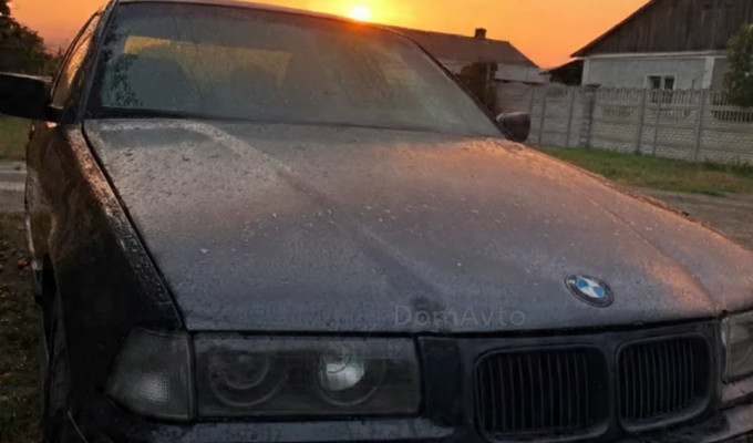 BMW 3 серия 1993 года