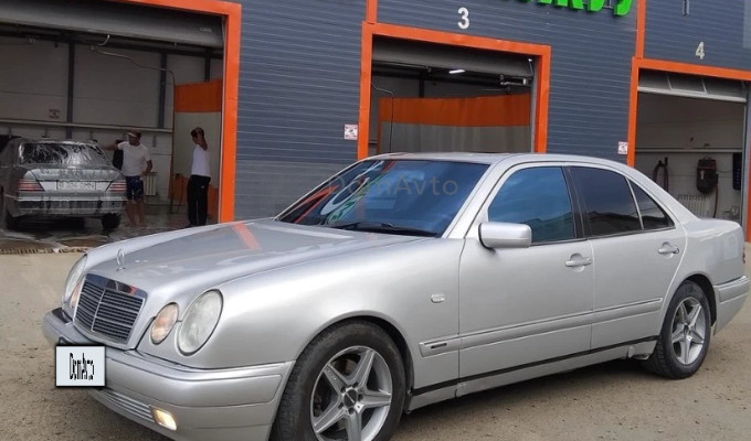Mercedes-Benz E-Класс 1996 года