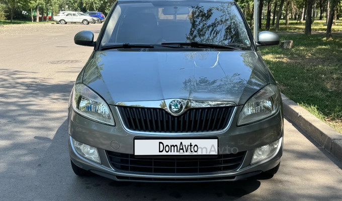 Skoda Fabia 2012 года