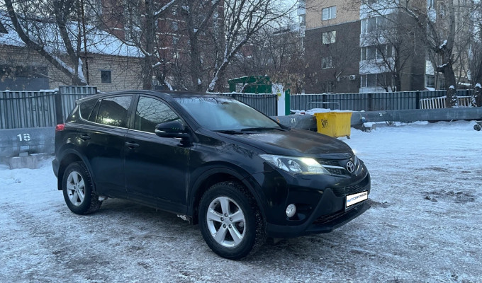 Toyota RAV4 2013 года