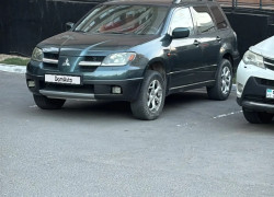 Mitsubishi Outlander 2003 года