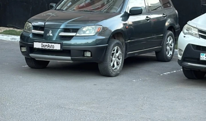 Mitsubishi Outlander 2003 года
