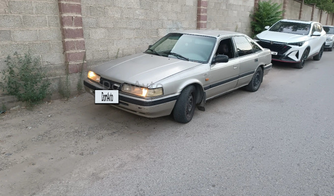 Mazda 626 1988 года