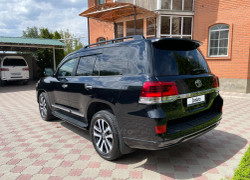 Toyota Land Cruiser 2016 года