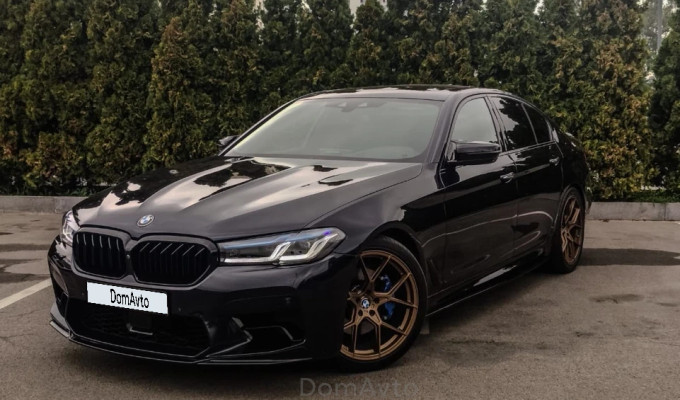 BMW 5 серия 2017 года