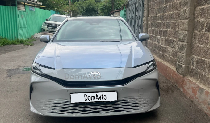 Toyota Camry 2024 года