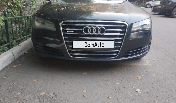 Audi A8 2011 года