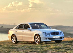 Mercedes-Benz E-Класс 2003 года