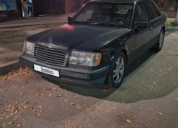 Mercedes-Benz E-Класс 1990 года