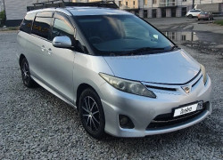 Toyota Estima 2008 года
