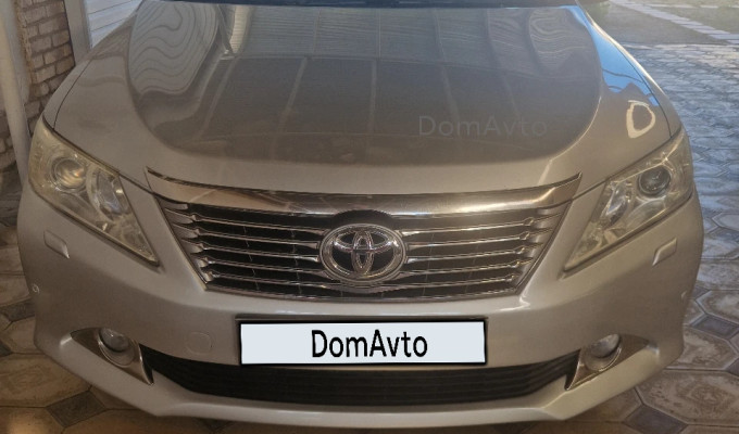 Toyota Camry 2012 года
