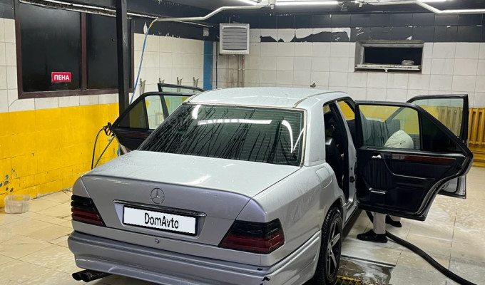 Mercedes-Benz E-Класс 1994 года