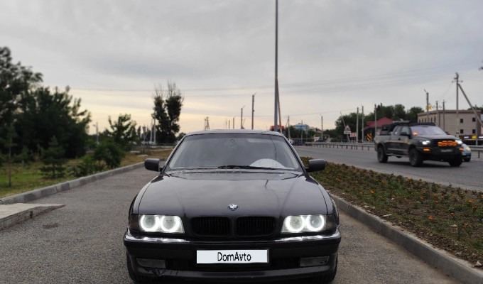 BMW 7 серия 1995 года