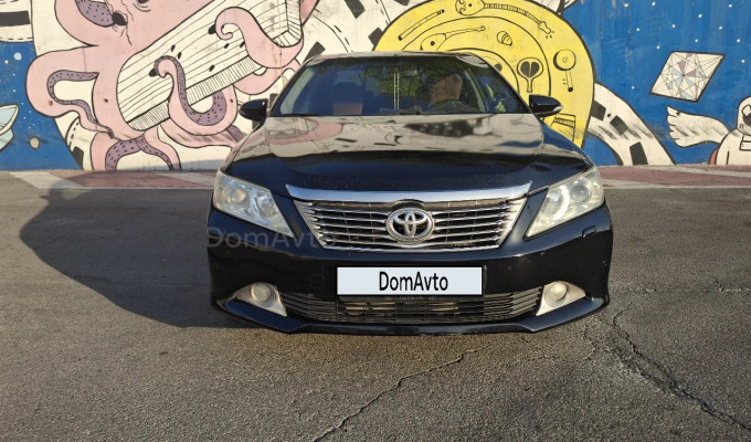 Toyota Camry 2013 года