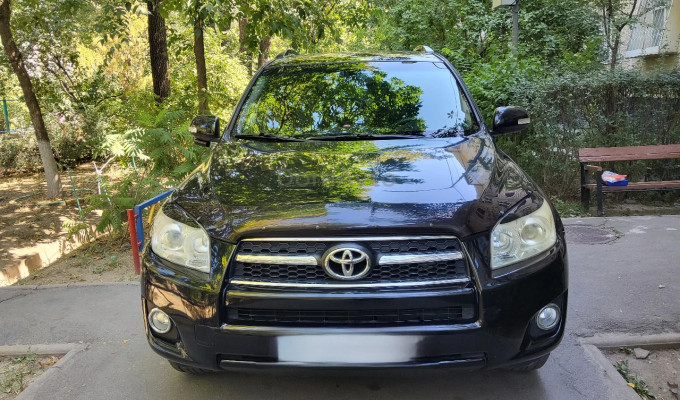 Toyota RAV4 2009 года
