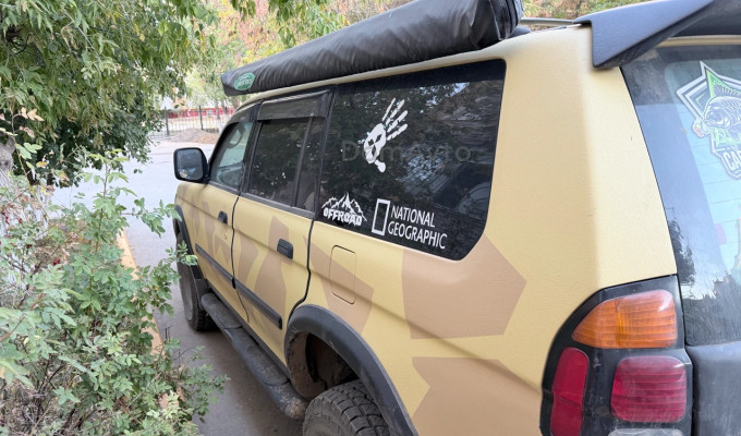 Mitsubishi Montero Sport 2000 года