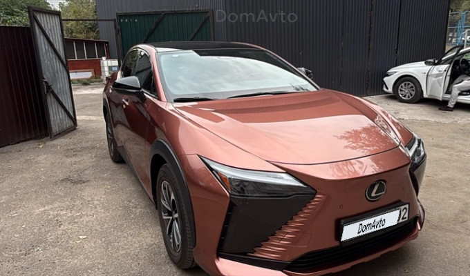 Lexus RZ 2023 года