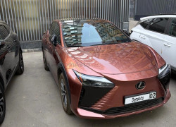 Lexus RZ 2023 года