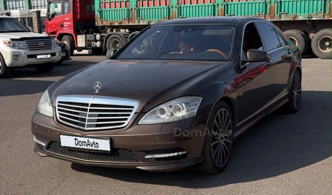 Mercedes-Benz S-Класс 2011 года