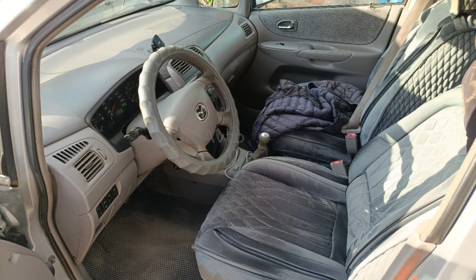 Mazda Premacy 2001 года