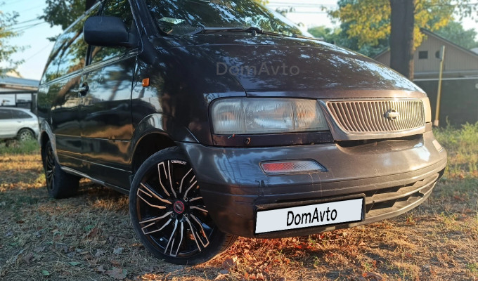Nissan Largo 1996 года