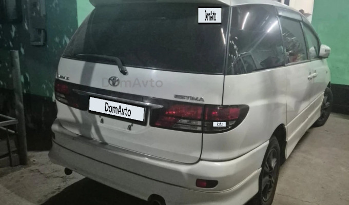 Toyota Estima 2001 года