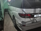 Toyota Estima 2001 года