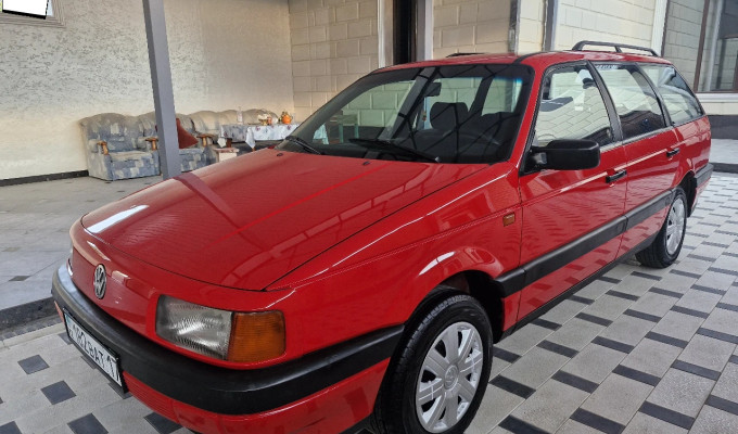 Volkswagen Passat 1992 года