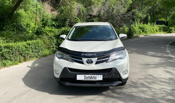 Toyota RAV4 2014 года