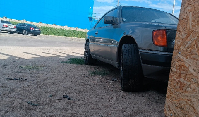 Mercedes-Benz E-Класс 1991 года