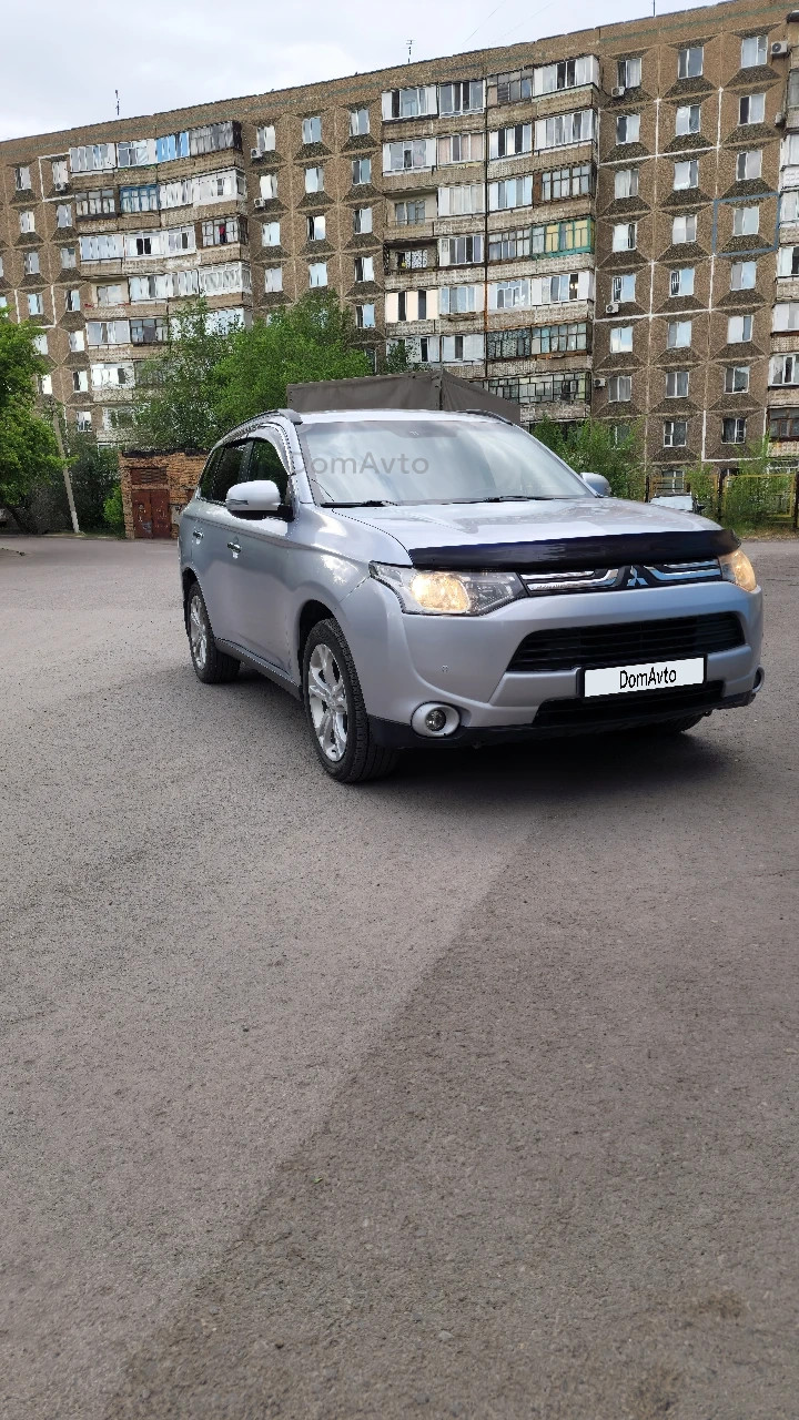 Mitsubishi Outlander, 2012
