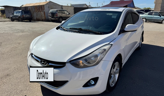 Hyundai Elantra 2013 года