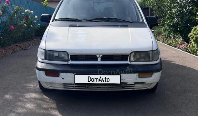 Mitsubishi Space Wagon 1993 года