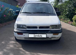 Mitsubishi Space Wagon 1993 года